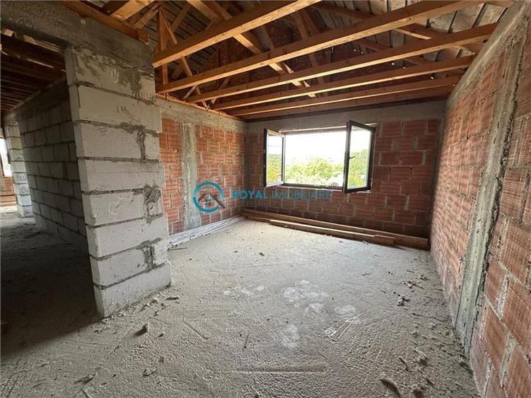 Casă individuală cu 4 camere cu Teren 600 Mp în Iordăcheanu
