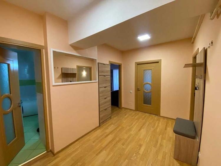 Apartament cu 2 camere decomandat în Exterior Vest