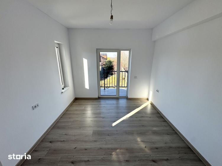 Casă cu 4 camere cu Teren 300 Mp în Bucium