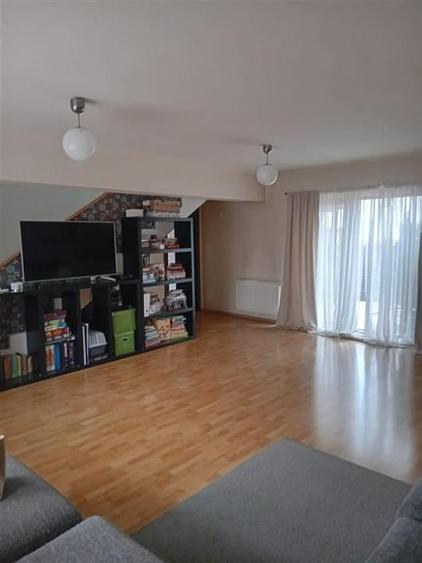 Duplex cu 6 camere cu Canalizare în Chiajna