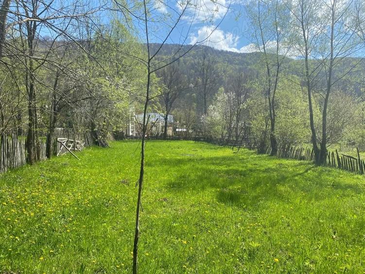 Teren de 1220 mp, în Teșila