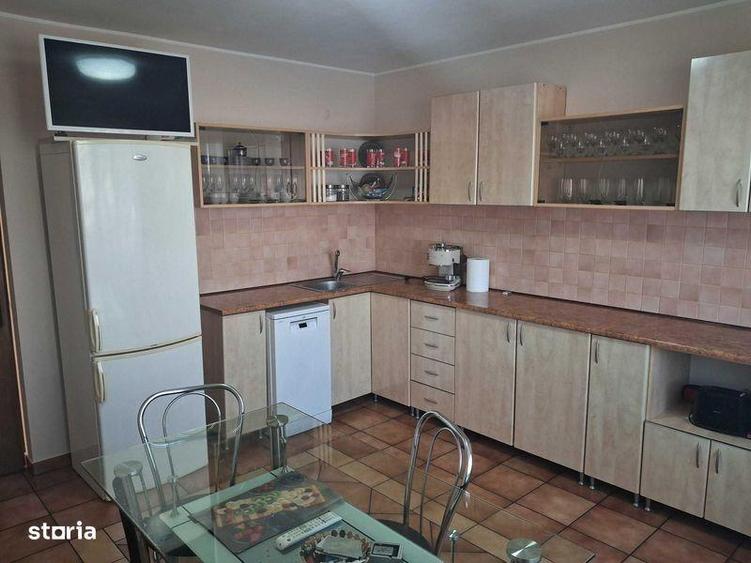Casă cu 4 camere cu Teren 200 Mp în Bradu