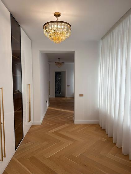 Apartament cu 5 camere decomandat în Pipera