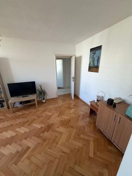 Apartament cu 3 camere semidecomandat, mobilat în Cotroceni