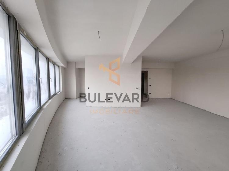 Apartament cu 5 camere semidecomandat în Mănăștur