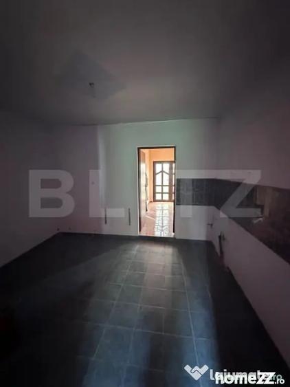 Casă cu 10 camere cu Teren 1200 Mp în Rădăuți