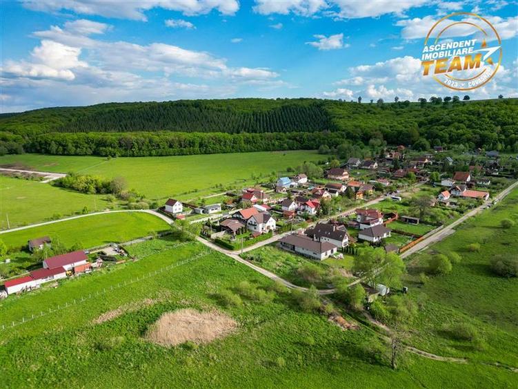 Casă individuală cu 4 camere cu Teren 800 Mp în Periferie