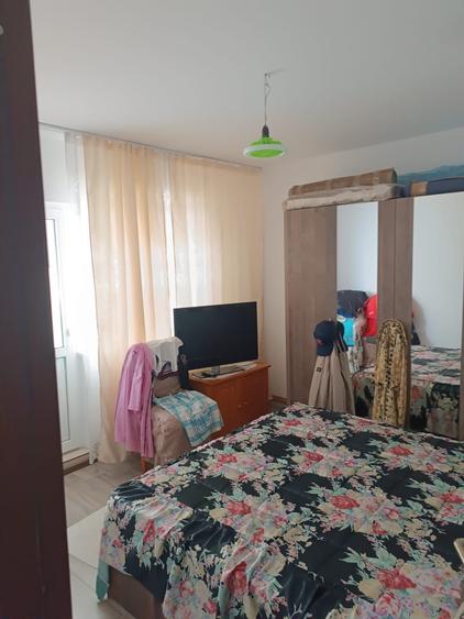 Apartament cu 3 camere decomandat în Craiovei
