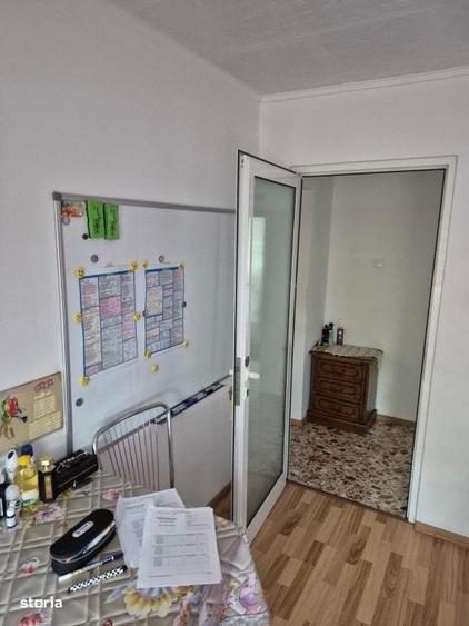 Apartament cu 4 camere decomandat în Găvana