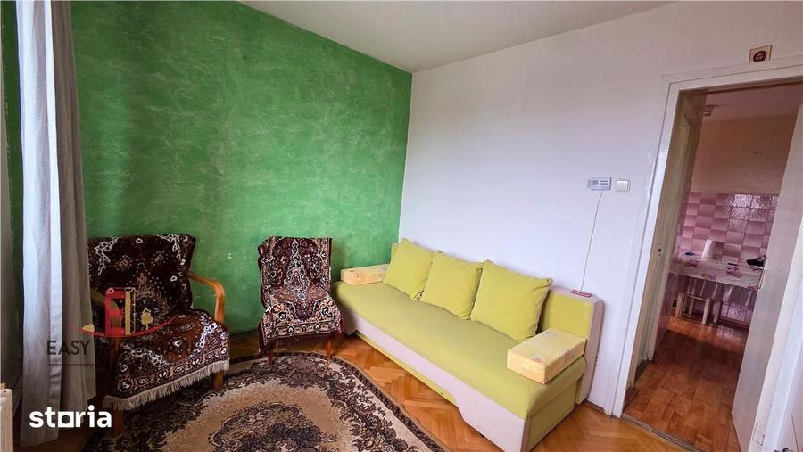 Apartament cu 3 camere decomandat în Dâmbu Pietros
