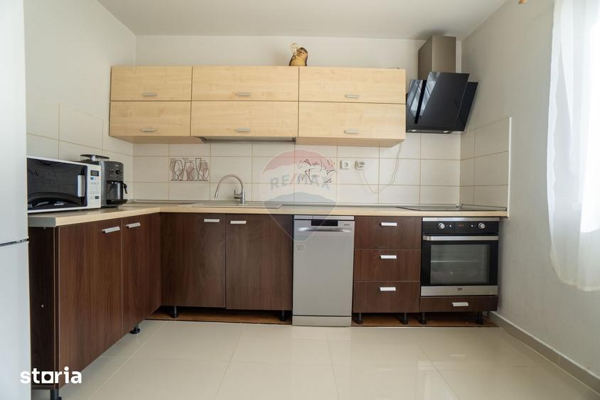 Casă cu 4 camere cu Teren 550 Mp în Central