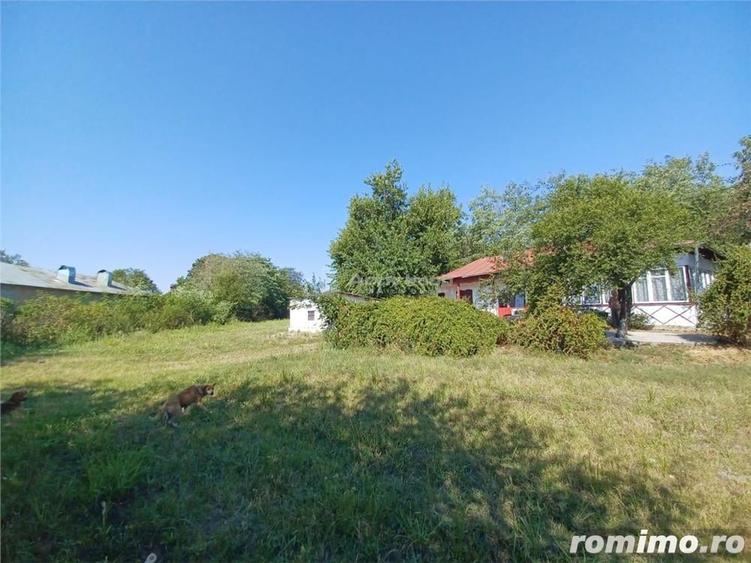 Casă cu 3 camere cu Teren 4658 Mp în Ghimpați