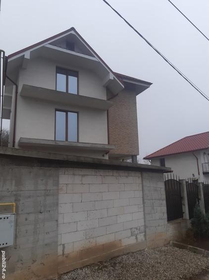 Casă cu 4 camere cu Teren 241 Mp în Central