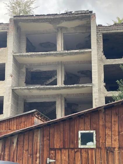 Apartament cu 5 camere decomandat în Central