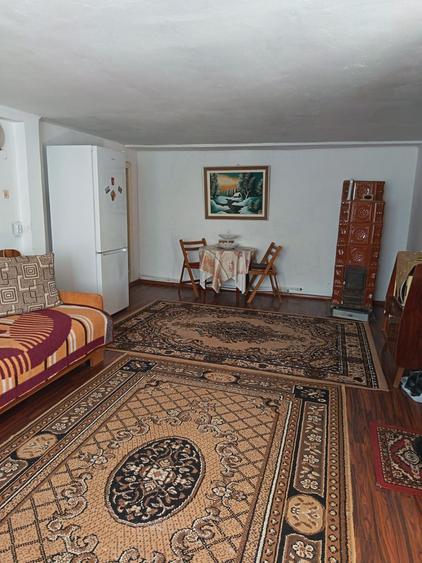 Casă cu 4 camere decomandat în Central