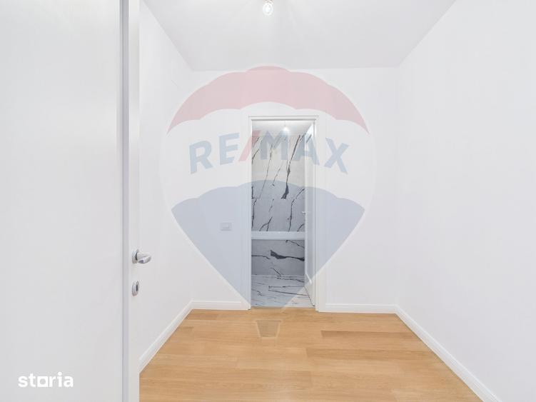 Apartament cu 4 camere în Central — fotografia 3