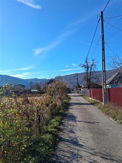 Teren intravilan de 1700 mp, în Stejaru (Pângărați)