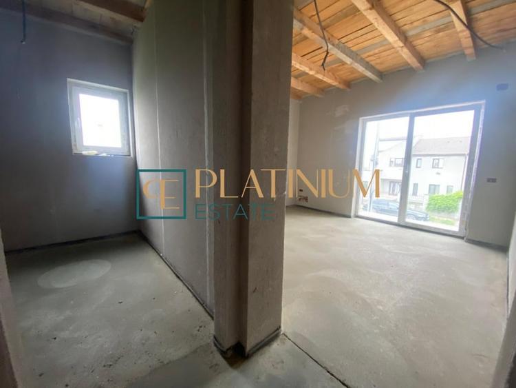 Duplex cu 4 camere cu Canalizare în Dumbrăvița