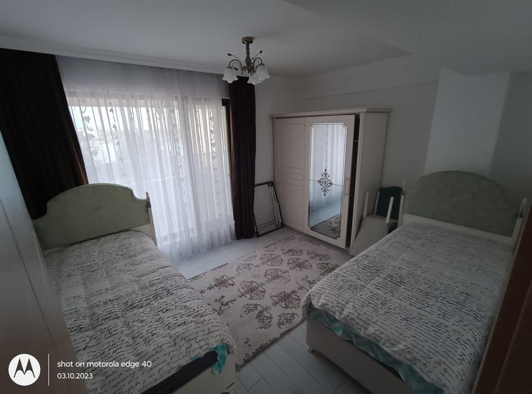 Apartament cu 3 camere decomandat, mobilat în Faleza Nord