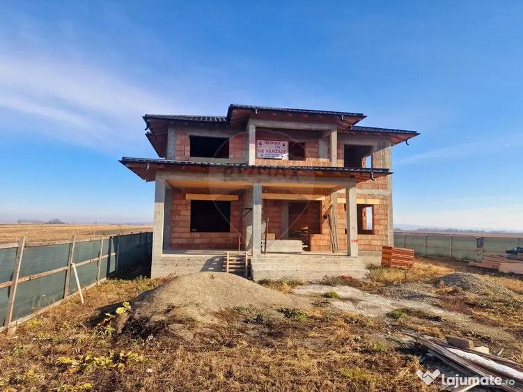 Casa si 74000 metri patrati teren - 18