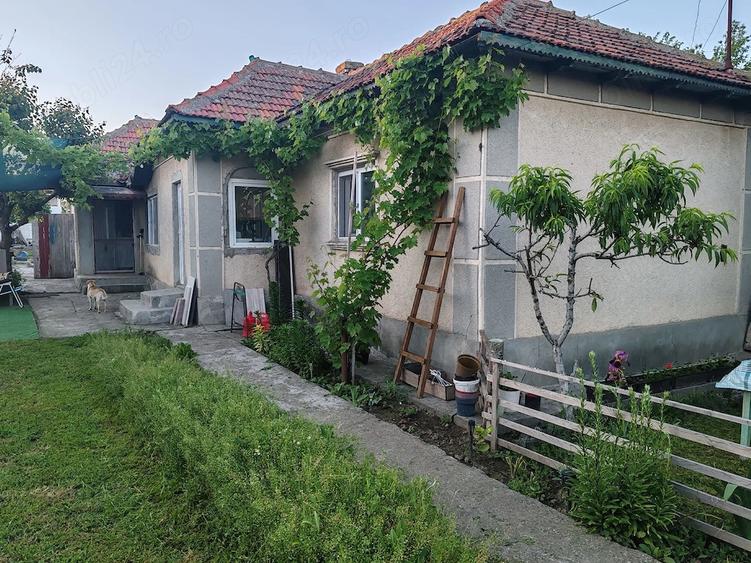 Casă cu 3 camere cu Teren 1400 Mp în Cogealac