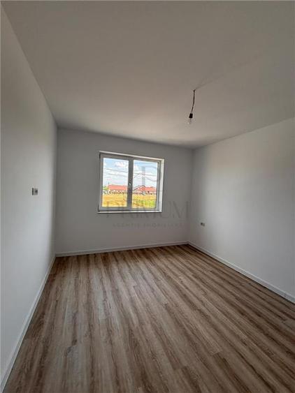 Duplex cu 4 camere cu Canalizare în Moșnița Nouă
