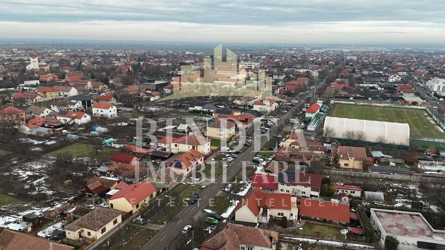 Casă individuală cu 4 camere cu Canalizare în Dumbrăvița