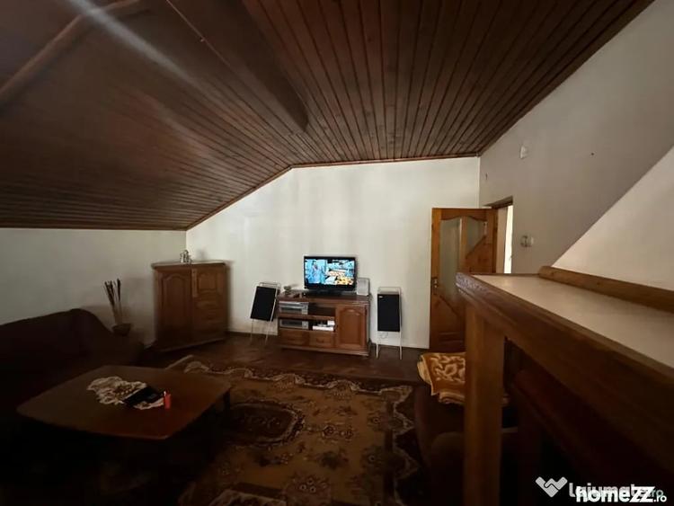 Apartament cu 3 camere decomandat în Calea București