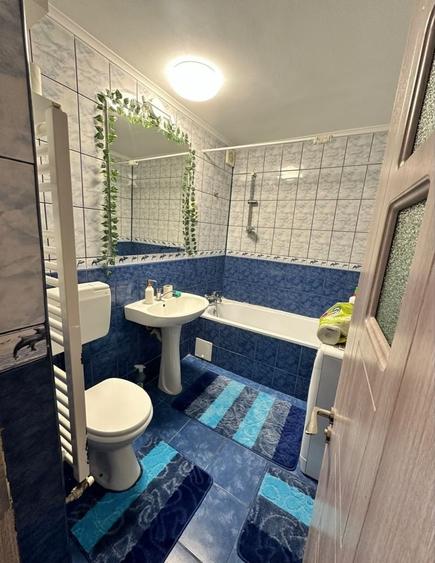 Apartament cu 3 camere decomandat în Baicului