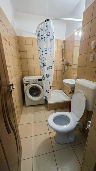 Garsonieră semidecomandată în Apărătorii Patriei