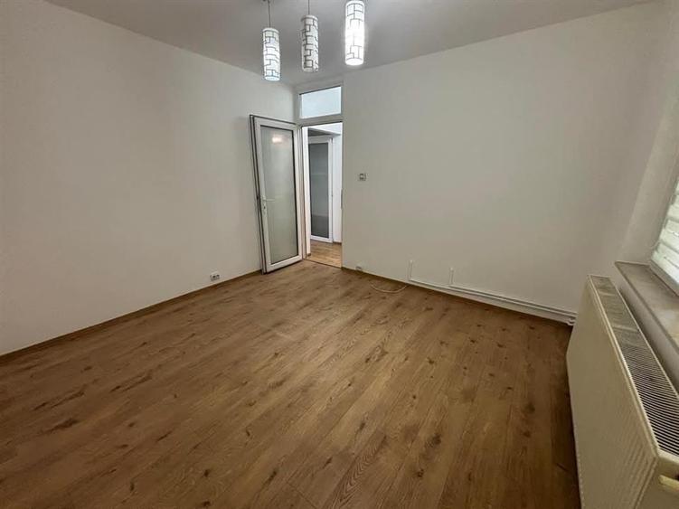 Spațiu comercial, de 98 mp, în Central