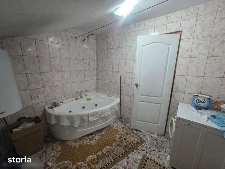Casă cu 4 camere semidecomandat cu Teren 343 Mp în George Enescu