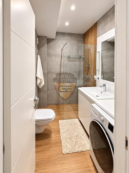 Apartament cu 3 camere decomandat, mobilat în Palazu Mare