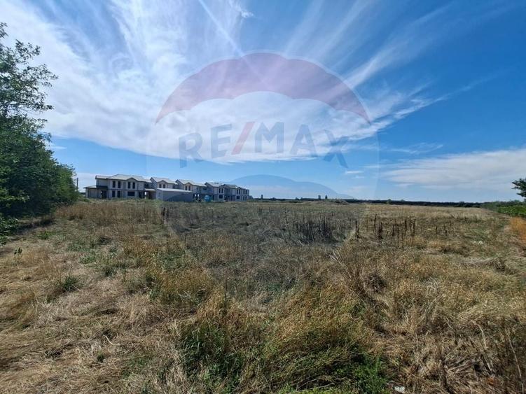 Teren agricol extravilan de 5316 mp, în Aradul Nou