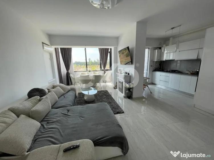Apartament cu 3 camere semidecomandat în Central