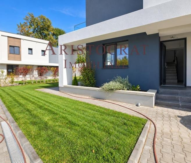 Casă cu 5 camere cu Teren 330 Mp în Corbeanca