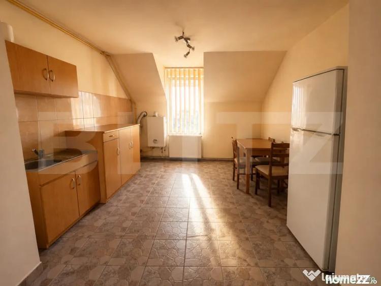 Apartament cu 5 camere în Central
