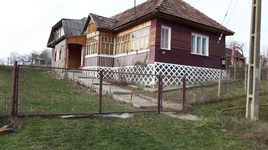 Casă cu Teren 1400 Mp în Fântânele