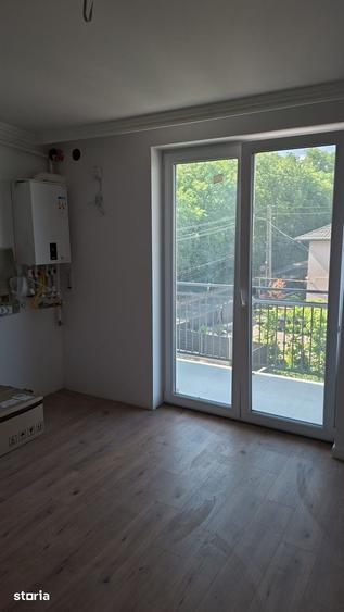 Apartament cu 3 camere decomandat în Ipotești