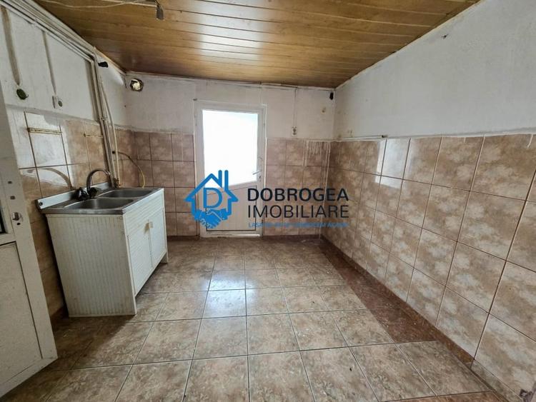 Casă individuală cu 3 camere cu Canalizare în C5