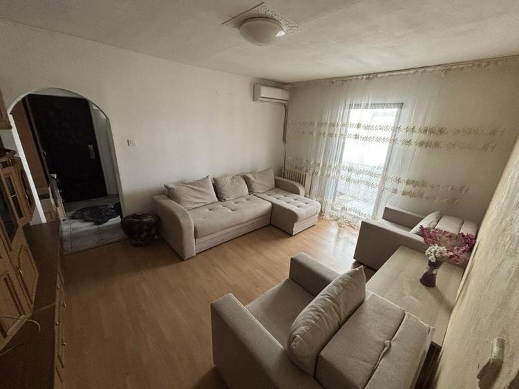 Apartament cu 2 camere semidecomandat în Dacia