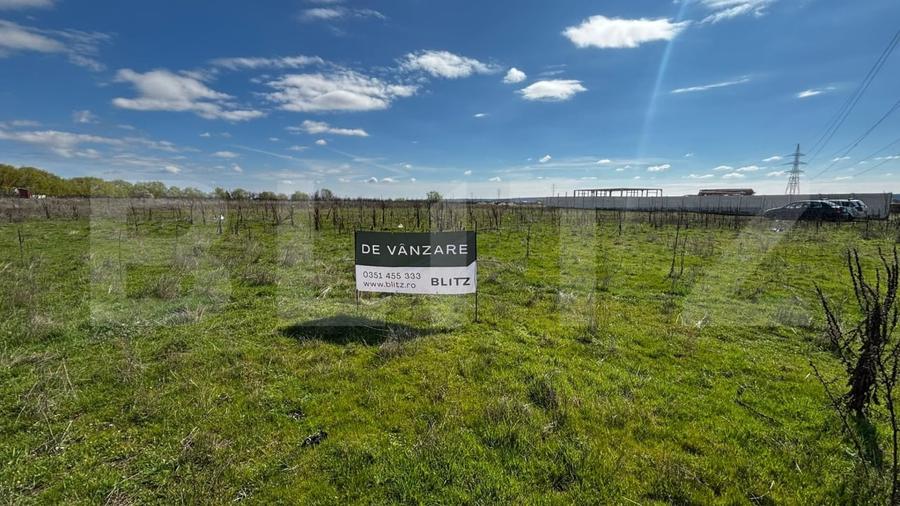 Teren Construcții extravilan de 1323 mp, în Cernele