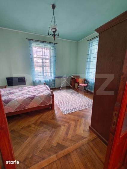 Casă cu 5 camere semidecomandat cu Teren 473 Mp în Ultracentral
