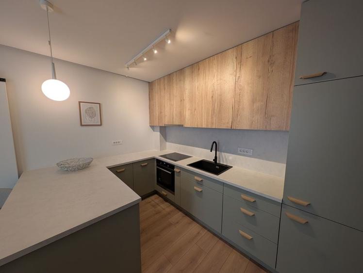 Apartament cu 3 camere semidecomandat în Terezian