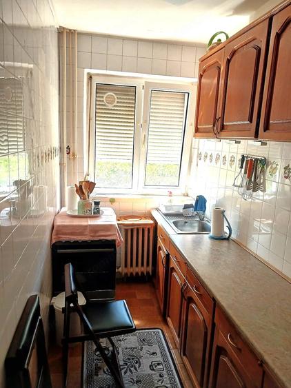 Apartament cu 3 camere semidecomandat în Dacia