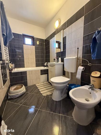 Apartament cu 3 camere decomandat în Soarelui
