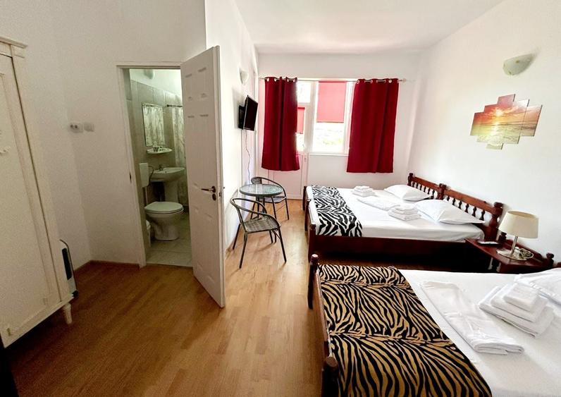 Casă individuală cu 12 camere cu Canalizare în Năvodari