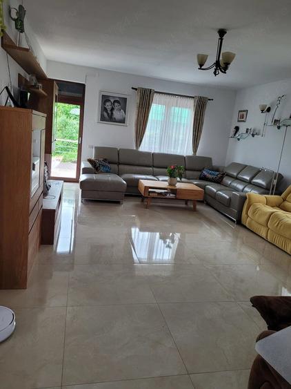 Casă cu Teren 800 Mp în Central