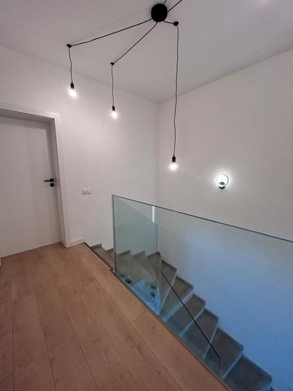 Duplex cu 4 camere cu Canalizare în Florești