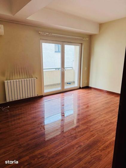 Apartament cu 3 camere în Primăverii